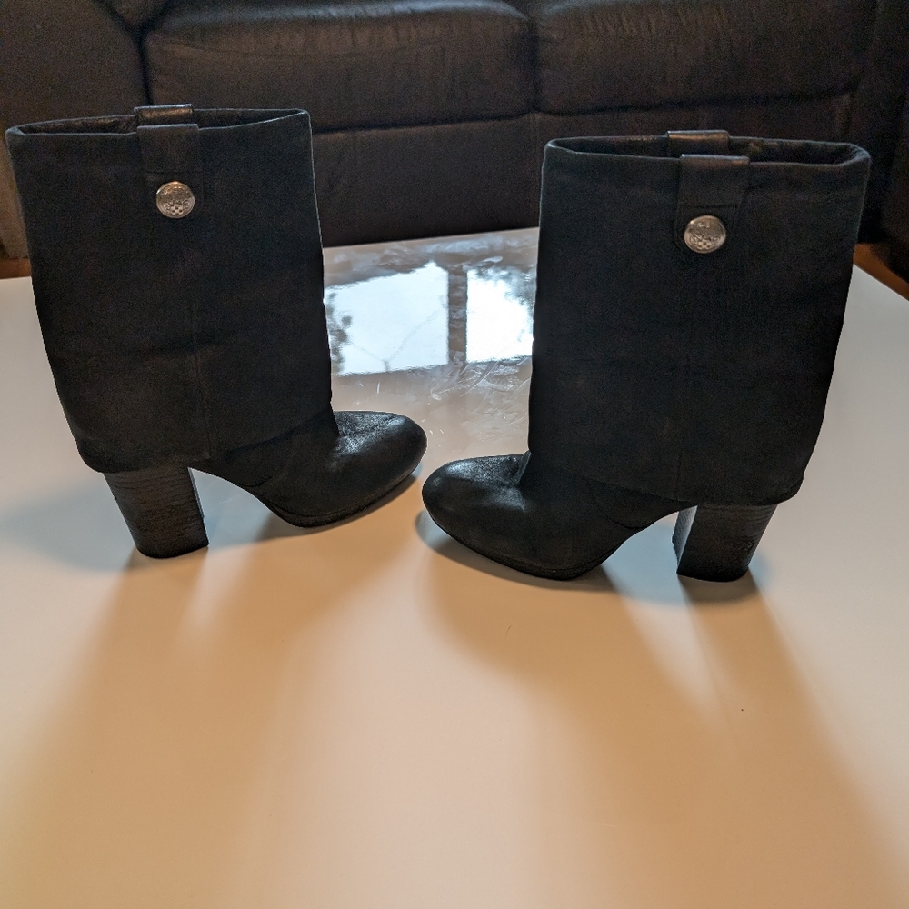 VINCE CAMUTO - BOOT - SIZE 6 - BLACK